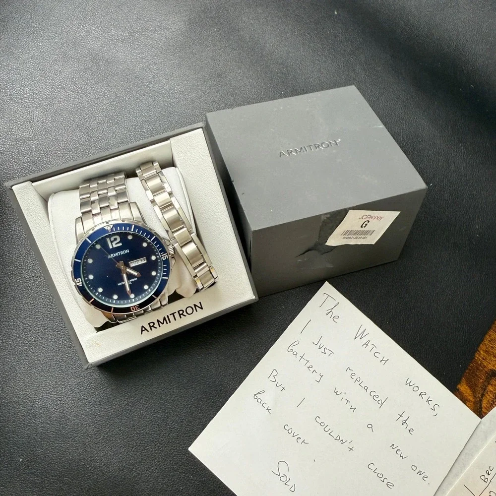 Armitron 20/5338SV Men's Silver Tone Watch & Bracelet Set BACK‎ NOT CLOSING Jap
